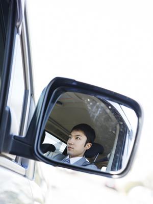 PartsWeb大阪店｜輸入車中古部品・事故車買取の総合サポート拠点